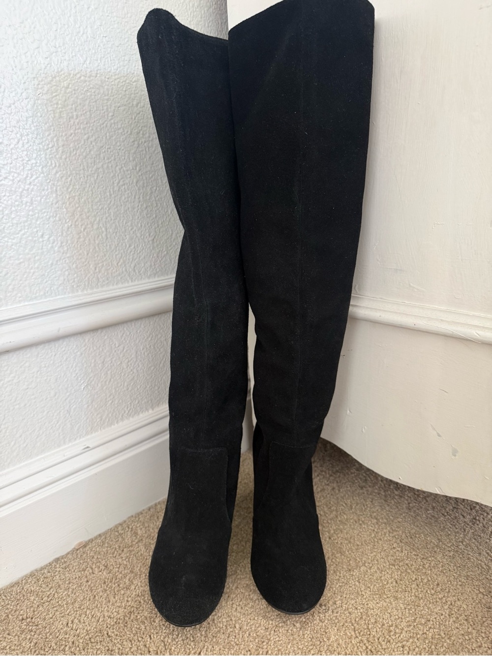 Women’s Black Knee-High Suede Boots